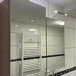 Διαμέρισμα Geraeumiges 2-zimmer In Messenaehe *