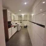 Geraeumiges 2-zimmer In Messenaehe Ντούισμπουργκ