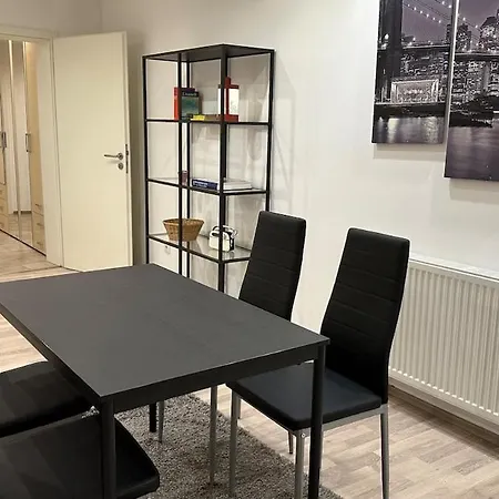 Geraeumiges 2-zimmer In Messenaehe * Duisburg
