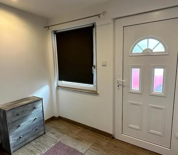 Geraeumiges 2-zimmer In Messenaehe Διαμέρισμα *