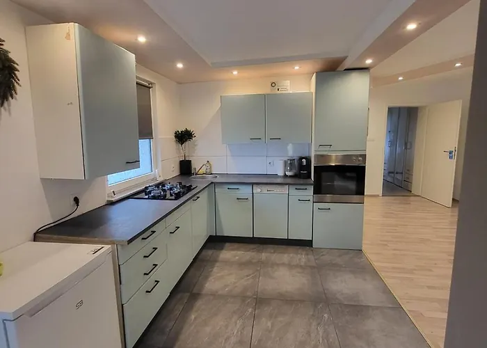 Geraeumiges 2-zimmer In Messenaehe Ντούισμπουργκ