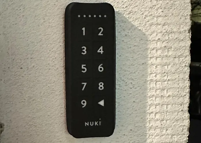 Διαμέρισμα Geraeumiges 2-zimmer In Messenaehe *